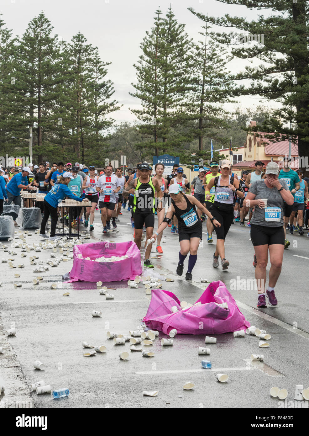 Gold Coast, Queensland, Australie, 01 juillet 2018, les coureurs non identifiés qui prennent part à la 40e Marathon de la Côte d'or. Banque D'Images