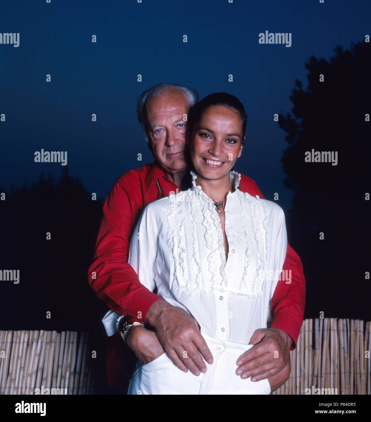 Acteurs et Actrices Curd Jürgens mit Ehefrau Margie im Sommerurlaub à Saint Paul de Vence, France 1978. L'acteur Curd Juergens avec sa femme Margie dans les vacances d'été à Saint Paul de Vence, France 1978. Banque D'Images