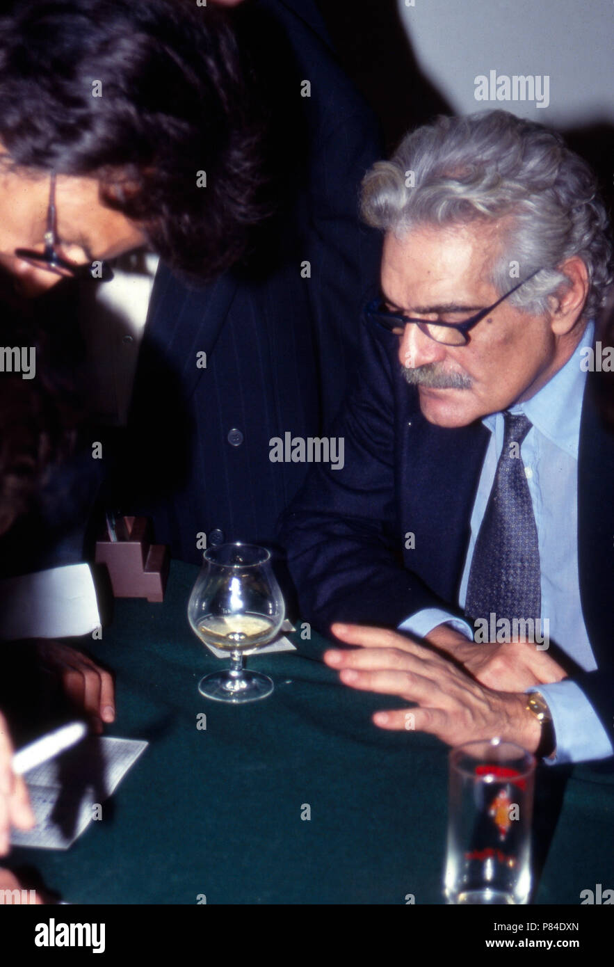 Omar Sharif, ägyptischer und internationaler Acteurs et actrices, ca. Fin des années 1980 er Jahre. Omar Sharif, acteur égyptien et international, ca. fin des années 80. Banque D'Images