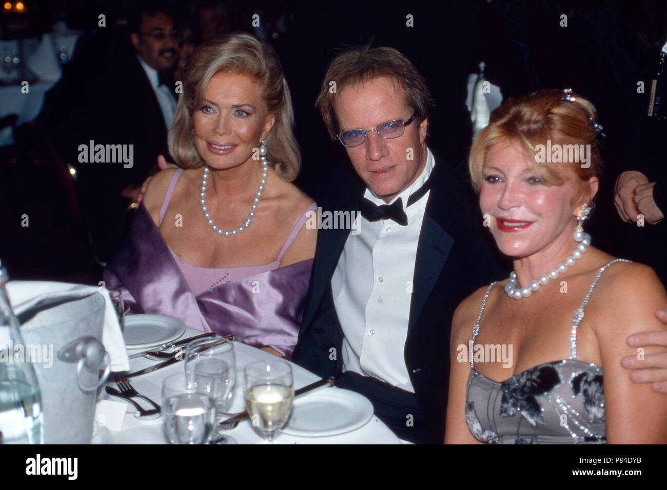 Acteurs et Actrices Christopher Lambert auf einer Benefizgala mit Ute Ohoven à Neuss, Allemagne 2000. L'acteur Christopher Lambert avec charité organisateur Ute Ohoven (à gauche) à Neuss, Allemagne 2000. Banque D'Images