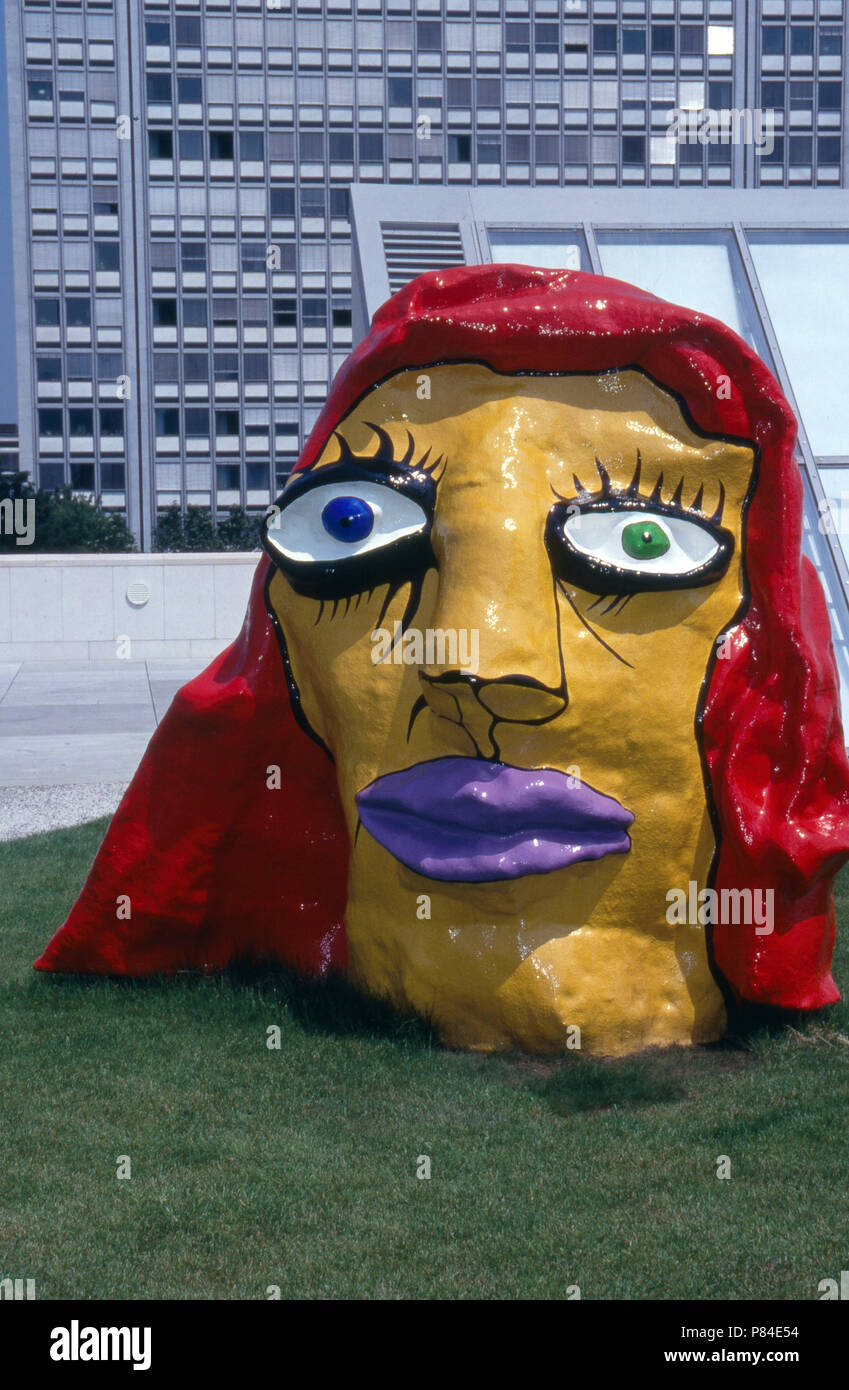 Ausstellung der schweizerischen französisch Künstlerin Niki de Saint Phalle, Deutschland 1992. Exposition avec des œuvres de l'artiste suisse française Niki de Saint Phalle, Allemagne 1992. Banque D'Images