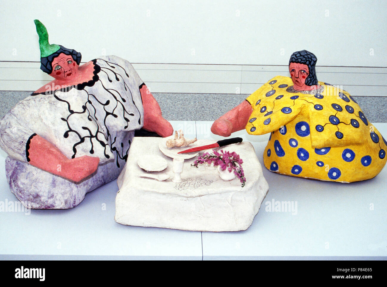 Ausstellung der schweizerischen französisch Künstlerin Niki de Saint Phalle, Deutschland 1992. Exposition avec des œuvres de l'artiste suisse française Niki de Saint Phalle, Allemagne 1992. Banque D'Images