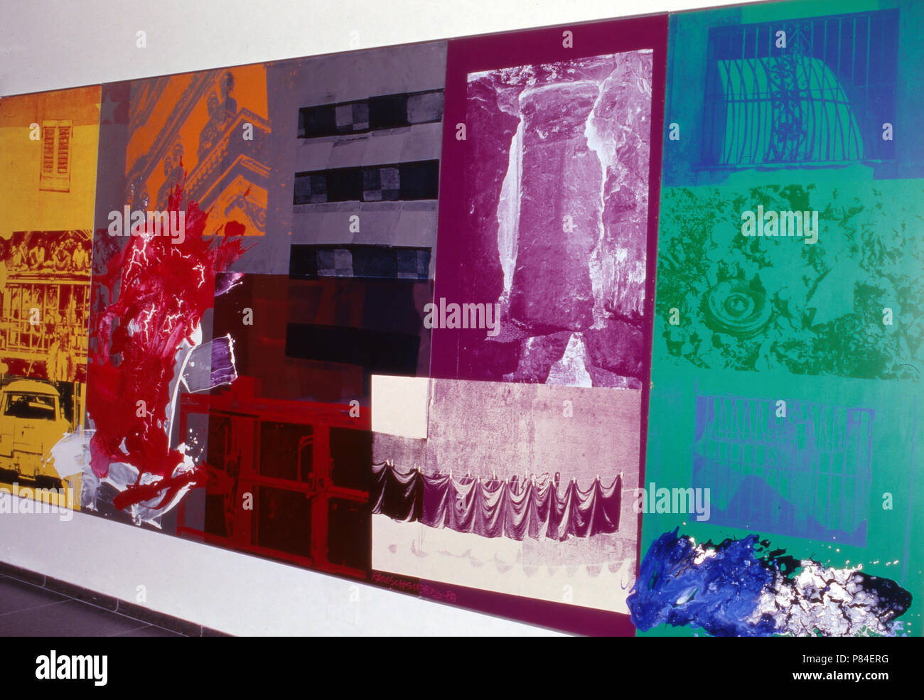 Der amerikanische Maler und Künstler Robert Rauschenberg stellt seine Werke à Düsseldorf aus Deutschland, 1994. Peintre et artiste pop américain Robert Rauschenberg présentant une exposition de ses œuvres à Duesseldorf, Allemagne 1994. Banque D'Images