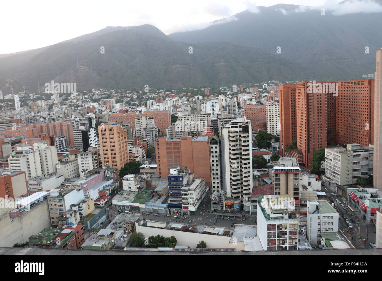 Quartier du centre-ville de Sabana Grande à Caracas, Venezuela. Marcos Kirschstein et Vicente Quintero. La tour CitiBank, 2018 Complexe d'affaires Banque D'Images