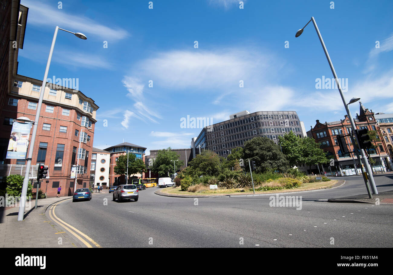 L'île de trafic sur Maid Marian Way dans la ville de Nottingham, Nottinghamshire England UK Banque D'Images