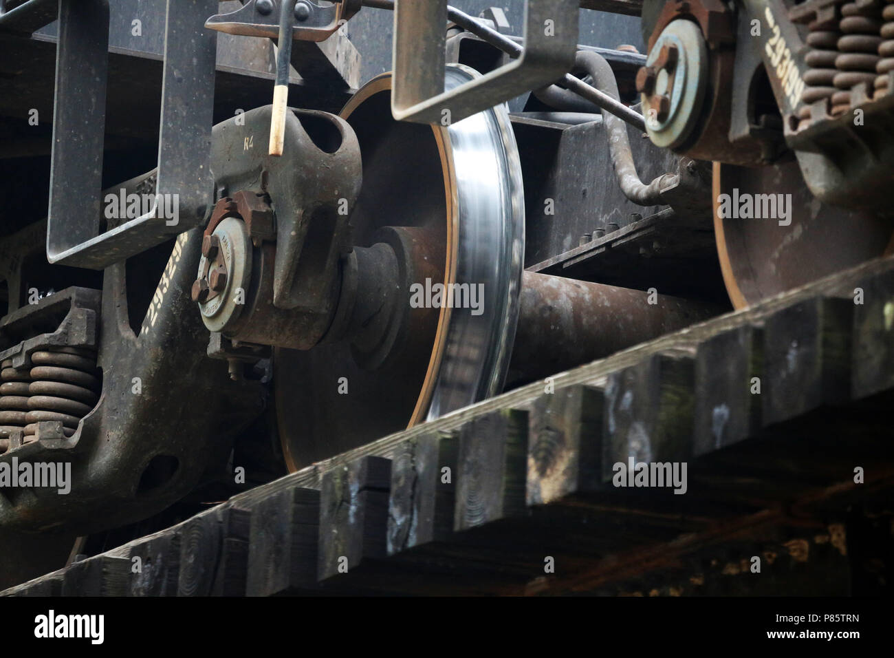 Détail de la roue de train transport en tant que vue d'en bas et à droite Banque D'Images