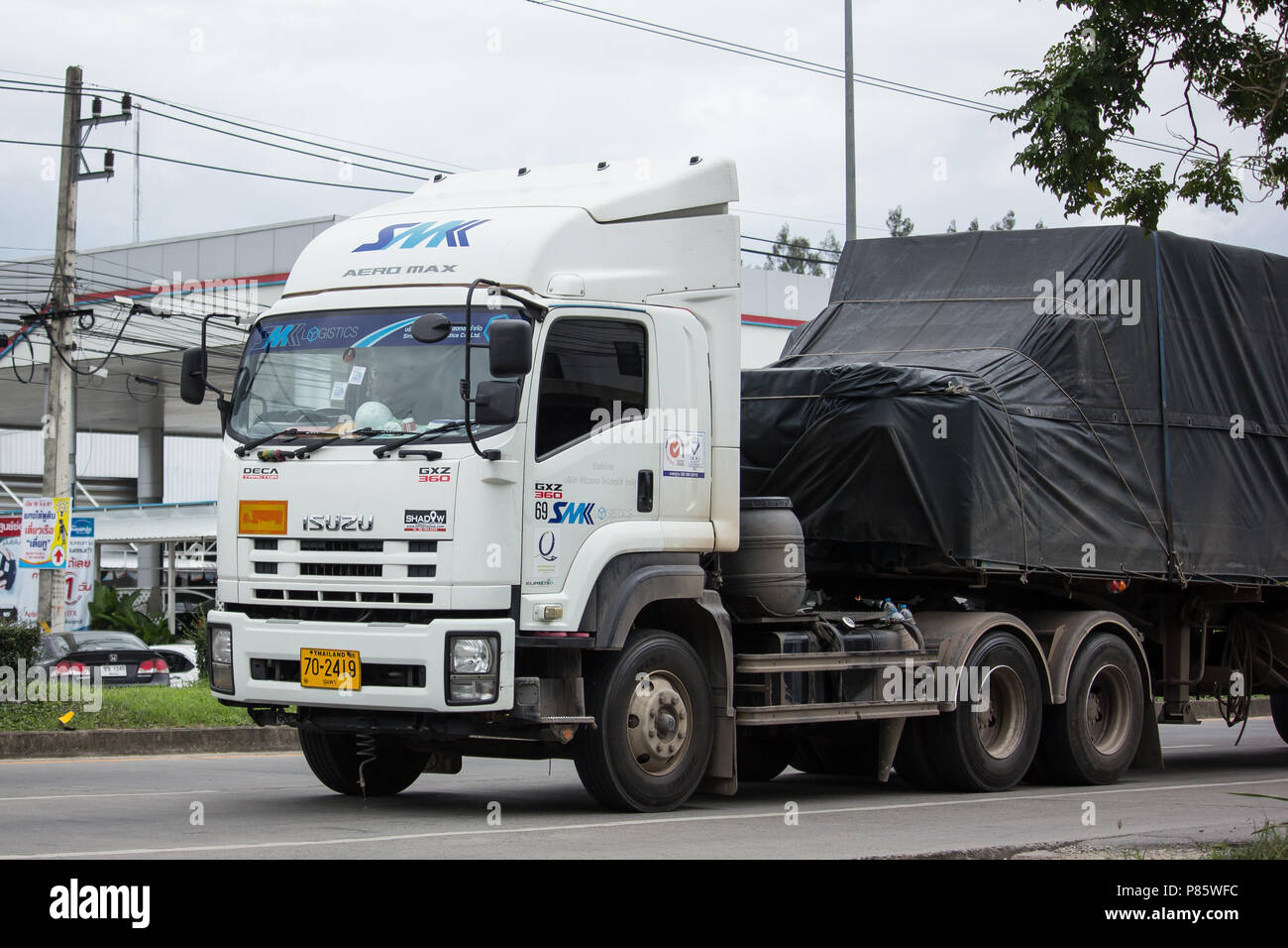 Chiang Mai, Thaïlande - 21 juin 2018 : camion conteneur de SMK Logistique transport company. Photo road no.121 à environ 8 km du centre-ville de Chiangmai, Banque D'Images
