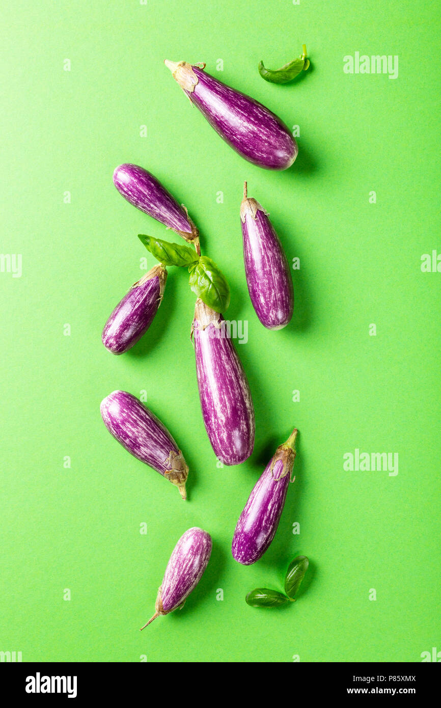 Tas de petite aubergine ou l'aubergine Banque D'Images