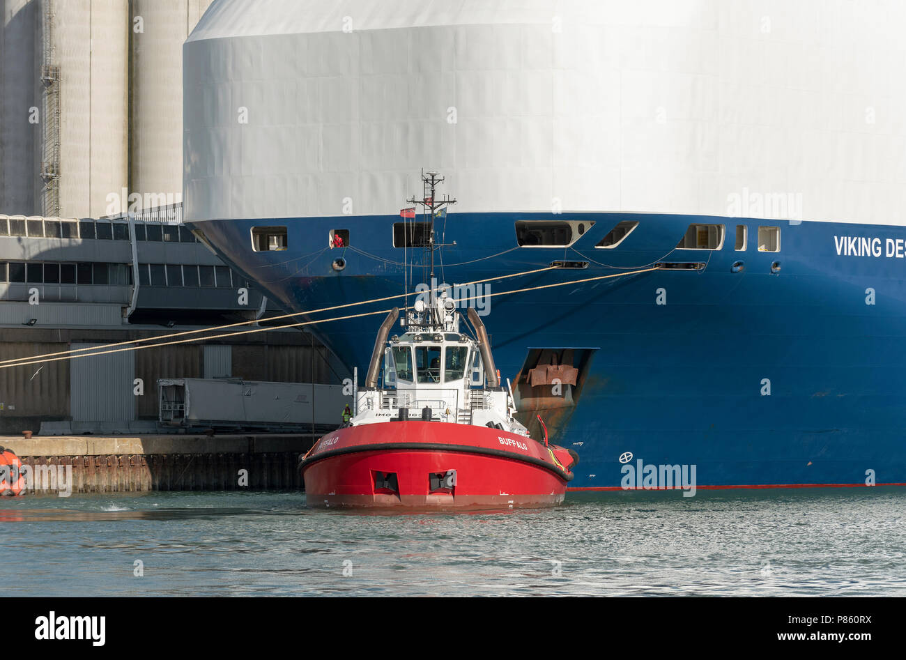 Aux côtés de la corde une voiture destinée Viking navire transporteur. Port de Southampton, en Angleterre, UK. Banque D'Images