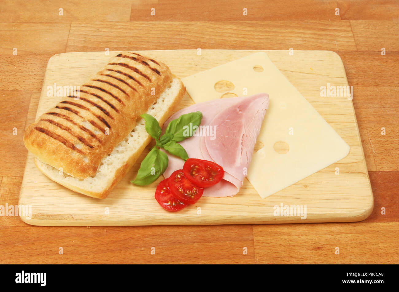 Ingrédients panini sur un plan de travail de cuisine Banque D'Images