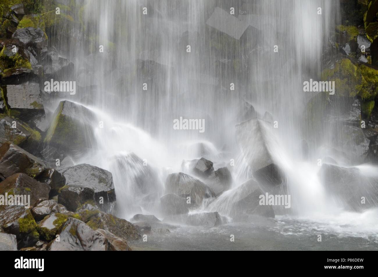 Cascade sauvage dans le parc national du Vatnajökull, Islande Banque D'Images