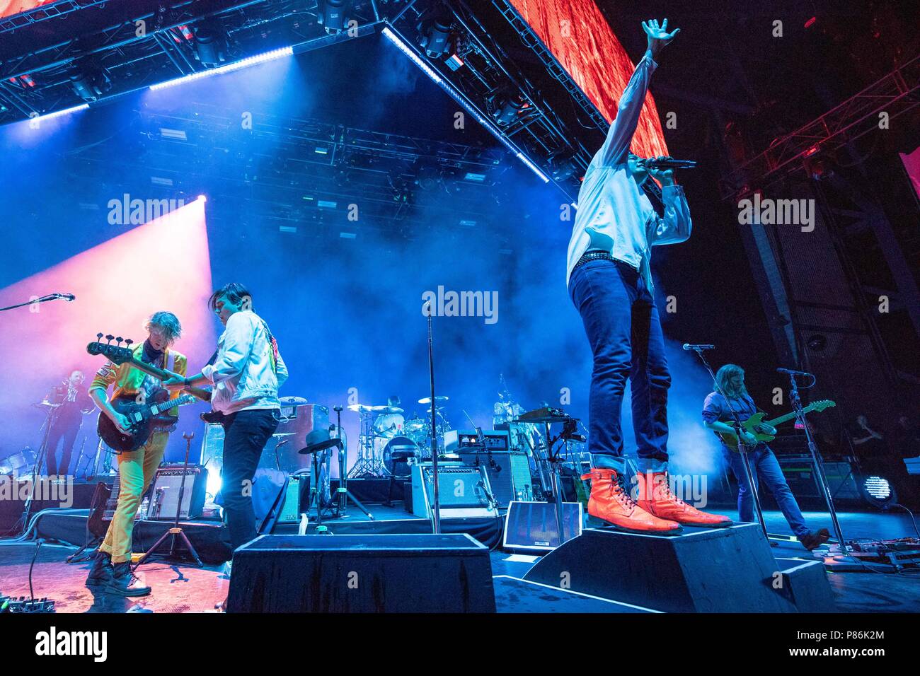 Milwaukee, Wisconsin, États-Unis. 8 juillet, 2018. RICHARD REED PARRY, William Butler, WIN BUTLER et TIM KINGSBURY de Arcade Fire lors Summerfest Music Festival à Henry Maier Festival Park à Milwaukee, Wisconsin Crédit : Daniel DeSlover/ZUMA/Alamy Fil Live News Banque D'Images