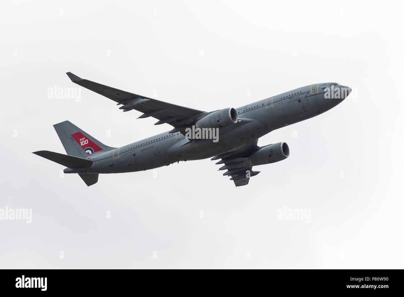 Londres, Royaume-Uni. 10 juillet, 2018. RAF soar Voyager à travers le ciel pour célébrer le centenaire de la RAF100 défilé à Londres. Crédit : Gary Woods/Alamy Live News Banque D'Images