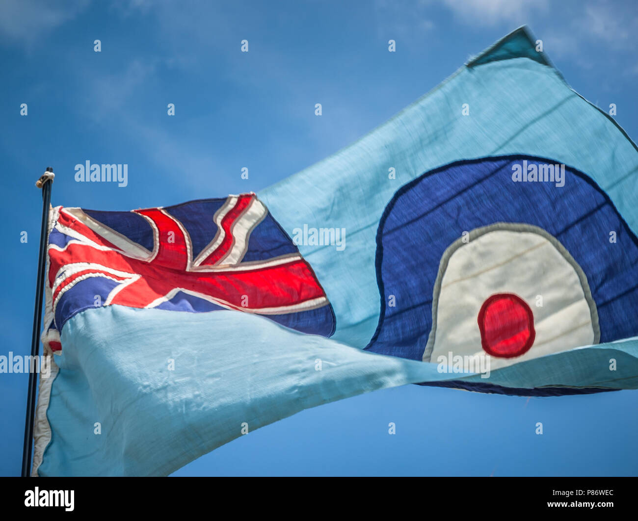 Londres, Royaume-Uni. 10 juillet, 2018. La RAF volant dans le vent. c'est le plus ancien de l'armée de l'air indépendante du monde marquant son 100e année en 2018. Crédit : Ian Hubball/Alamy Live News Banque D'Images