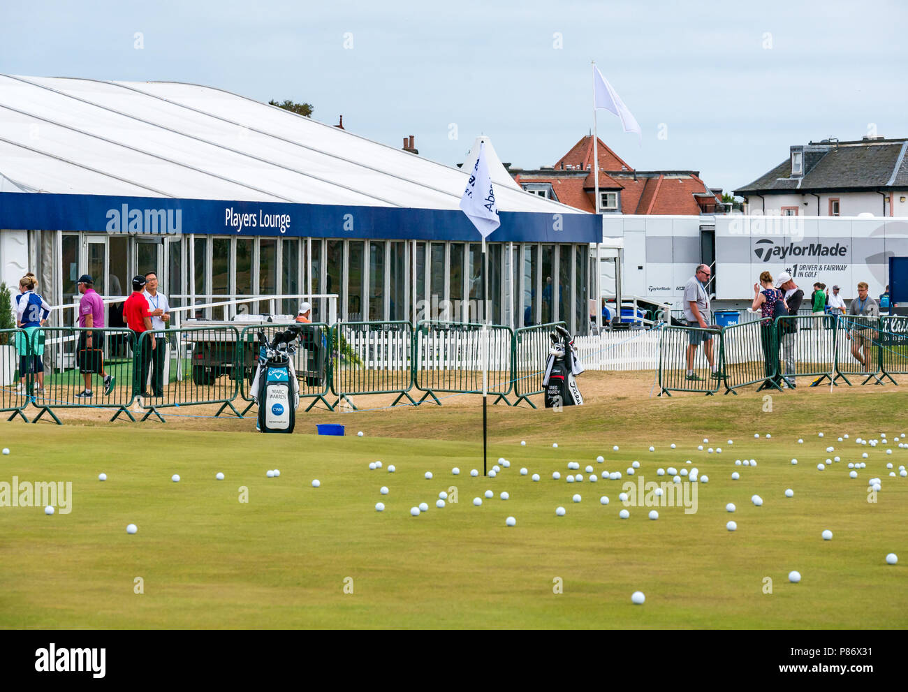 Gullane, UK. 10 juillet 2018. Investissements Standard Aberdeen Scottish Open Golf Championship derniers préparatifs, Gullane, East Lothian, Ecosse, Royaume-Uni, le 10 juillet 2018. La phase finale des préparatifs en cours pour la 5ème tournée européenne à la série Rolex Golf Gullane en préparation pour le début du championnat ouvert du 12 au 15 juillet. Les golfeurs professionnels exerçant sur le vert Banque D'Images