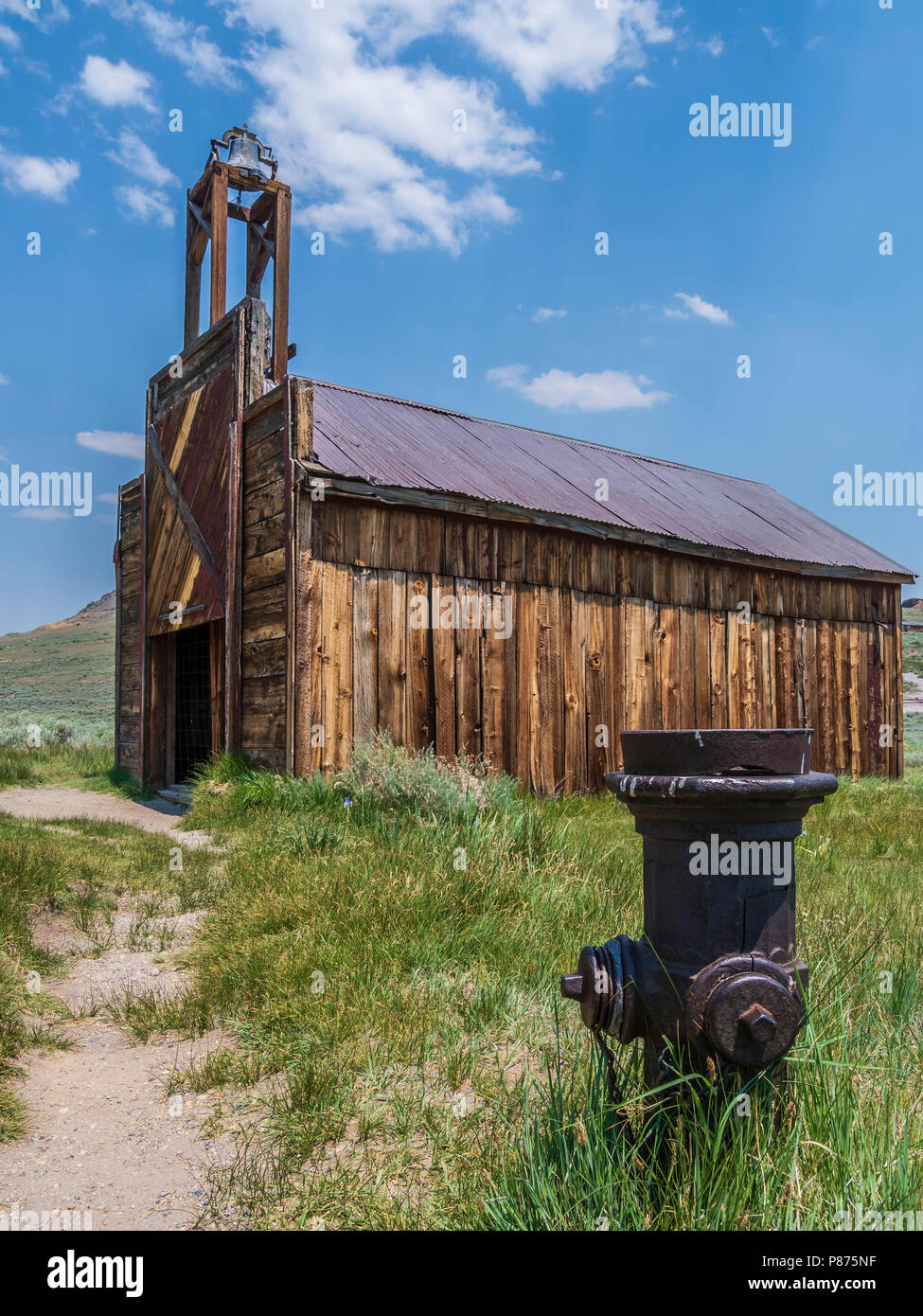 Poteau incendie près de Firehouse, Bodie, ville fantôme de Bodie State Historic Park, Californie. Banque D'Images