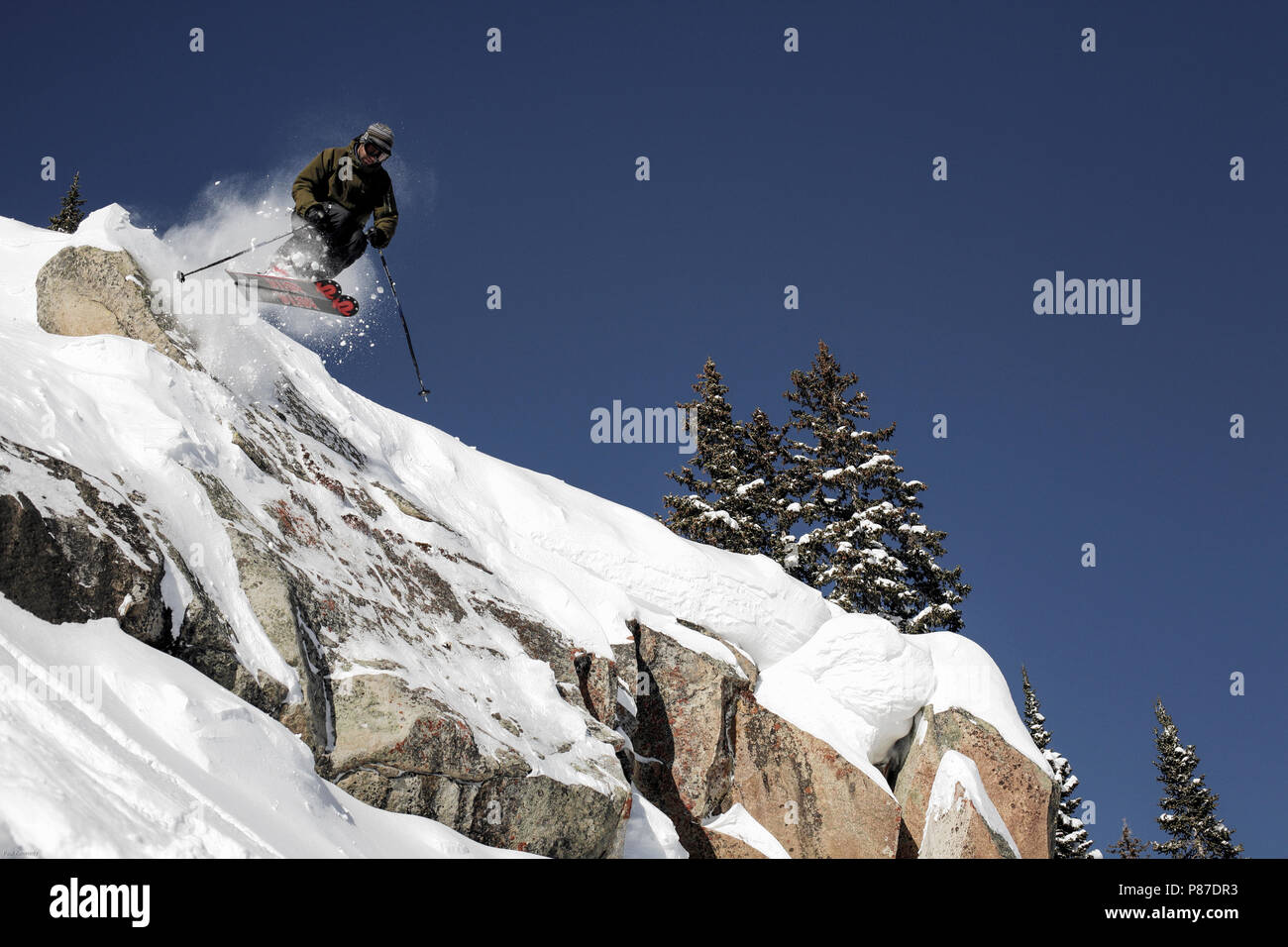Le saut à ski rocks off à Brighton Resort, Utah, USA Banque D'Images
