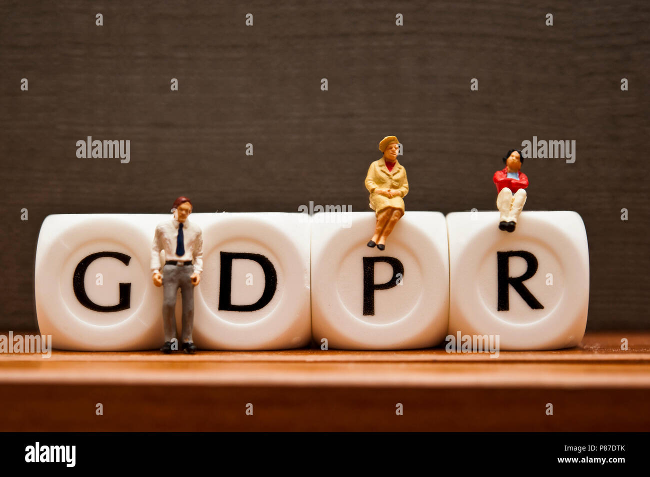 Miniatures et dés l'orthographe du mot PIBR - Règlement général sur la protection des données Banque D'Images