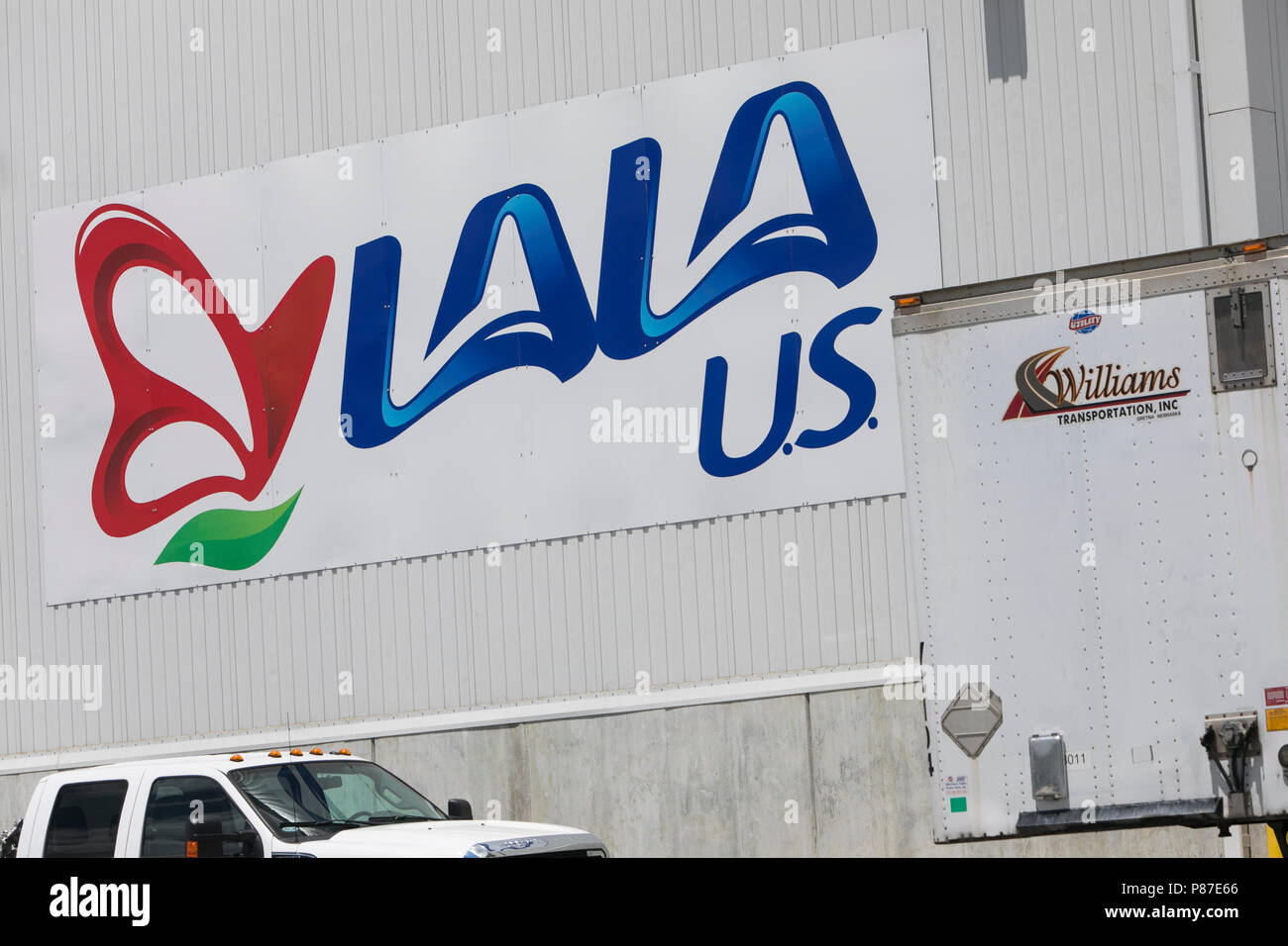 Un logo affiche à l'extérieur d'un établissement occupé par LaLa nous, une filiale de Grupo Lala, à Omaha, Nebraska, le 1 juillet 2018. Banque D'Images