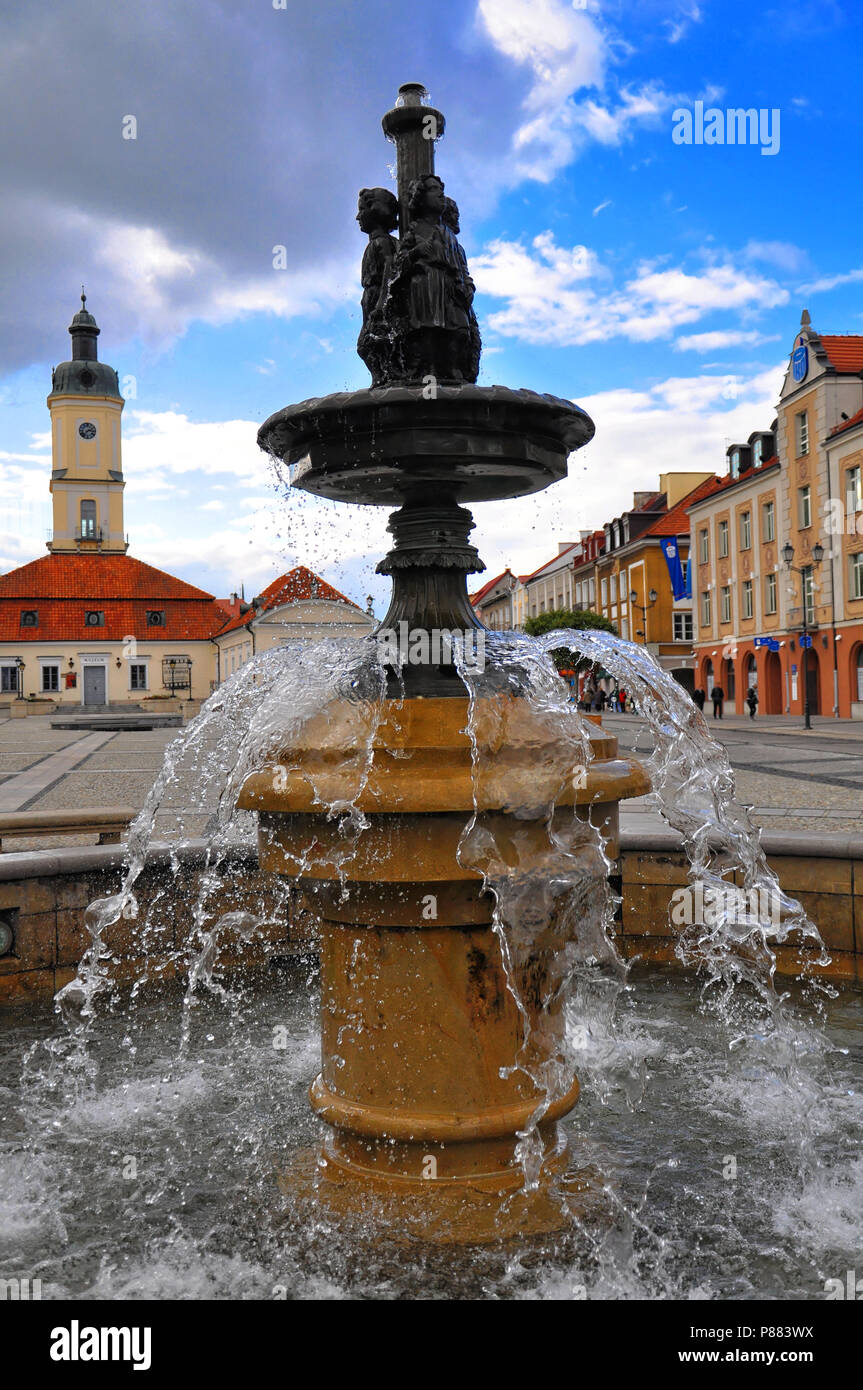 Fontaine à Białystok Kościuszko Square Banque D'Images