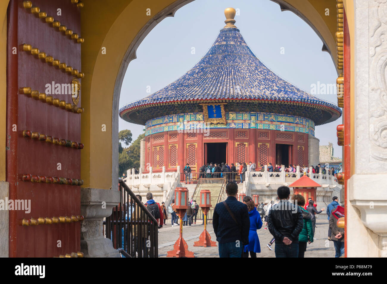 Les personnes qui désirent visiter le Temple du Ciel à Beijing Banque D'Images