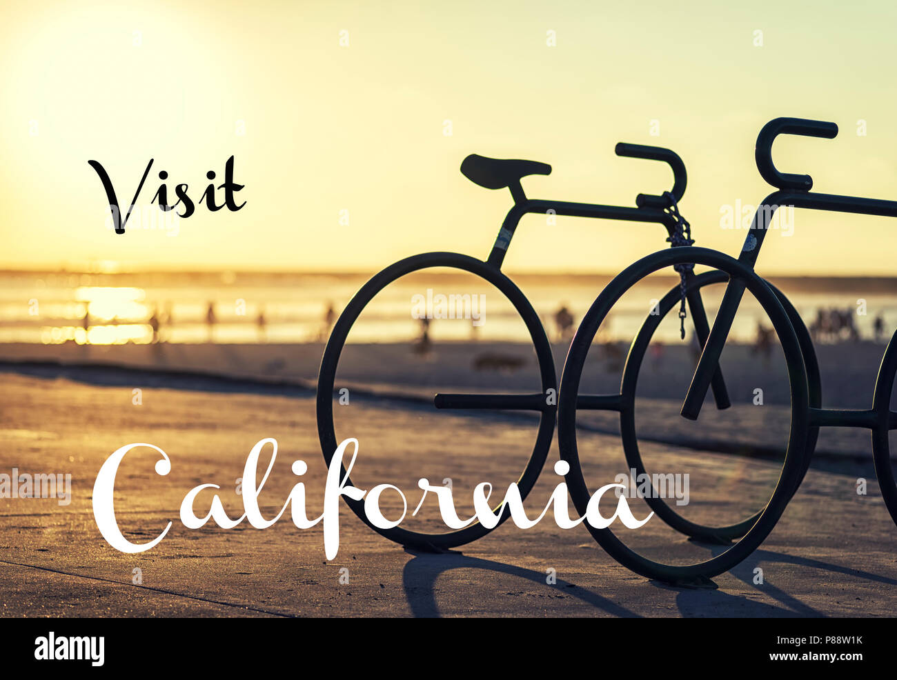 Concept de voyage. Photographie de bike posts au coucher du soleil. San Diego, Californie, USA. Banque D'Images