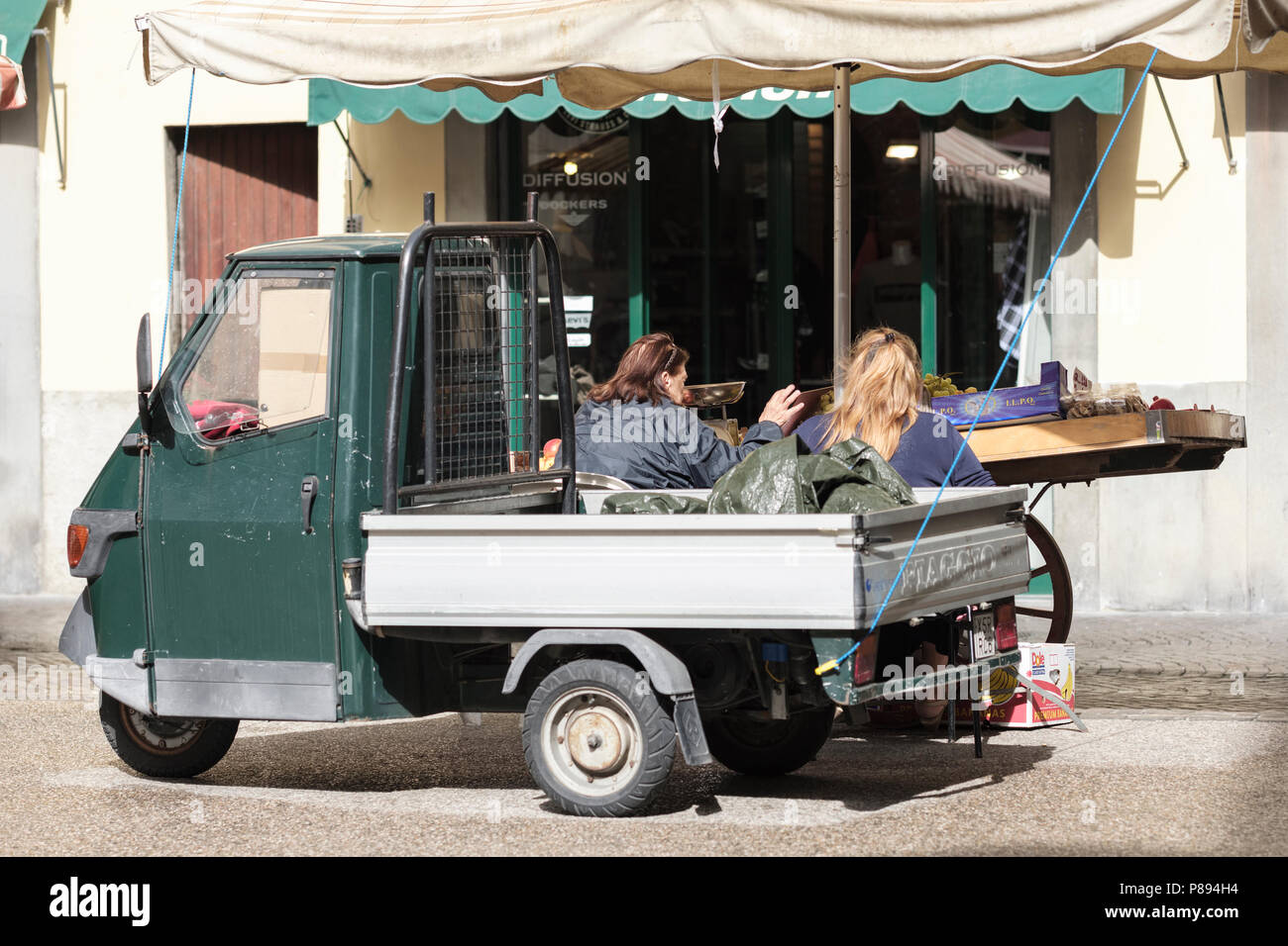 Piaggio tricycle Banque de photographies et d'images à haute résolution -  Alamy