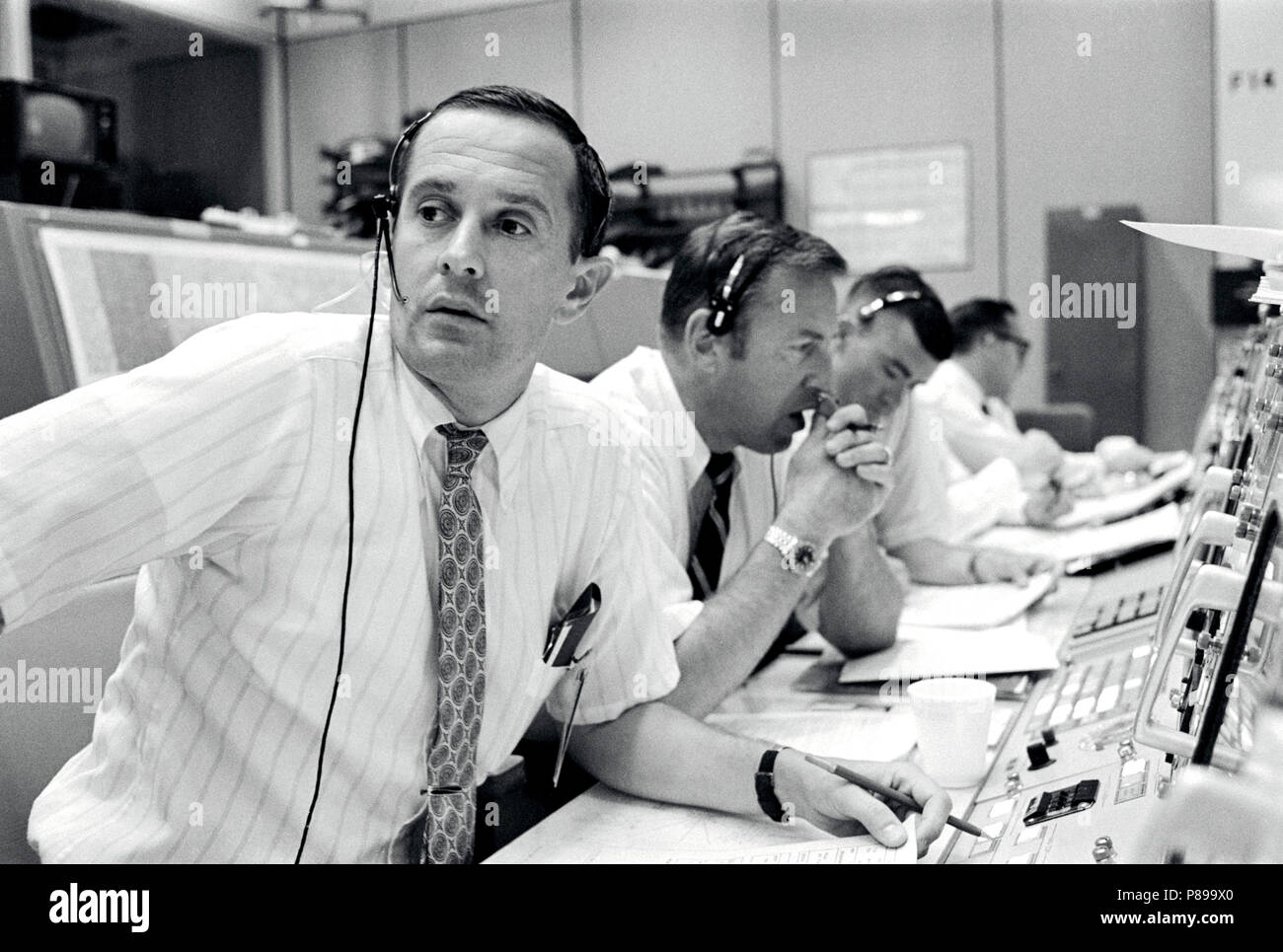Photo en noir et blanc de la NASA mission control (inconnu si la Floride ou Houston) Banque D'Images