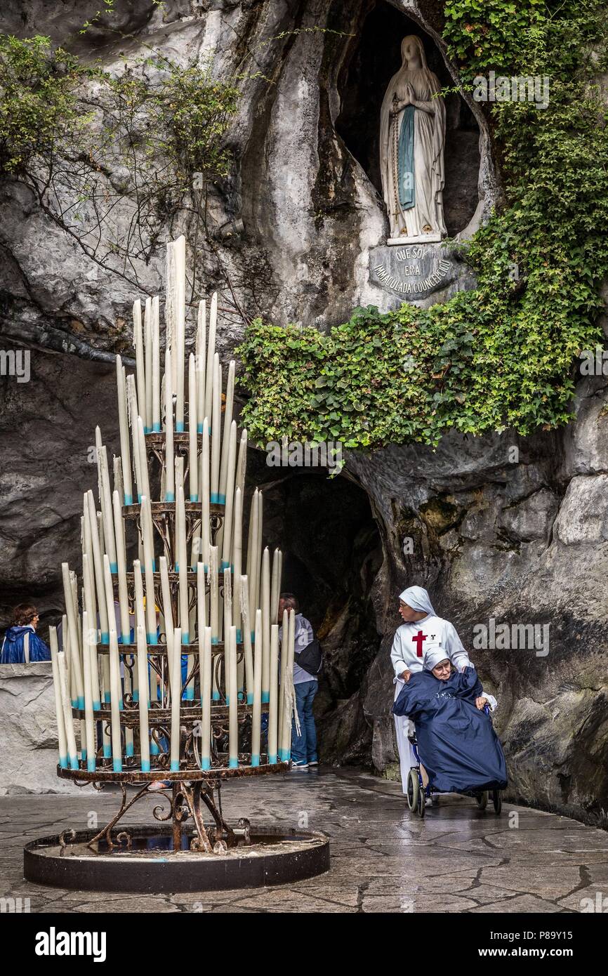 Pèlerinage de Lourdes, (64) Pyrénées Atlantiques, Aquitaine, France NOUVELLE Banque D'Images