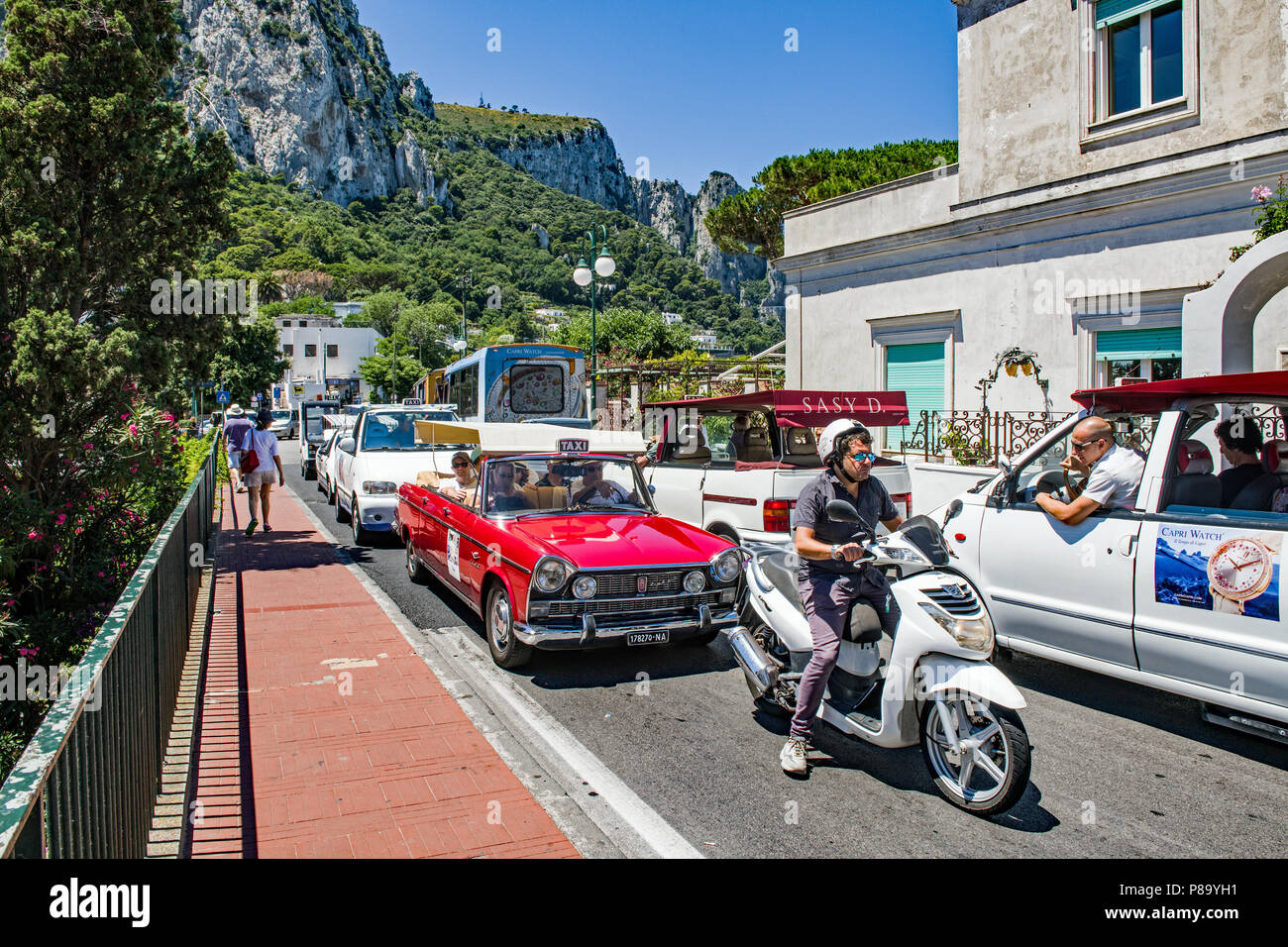 Embouteillage à Capri Italie Banque D'Images
