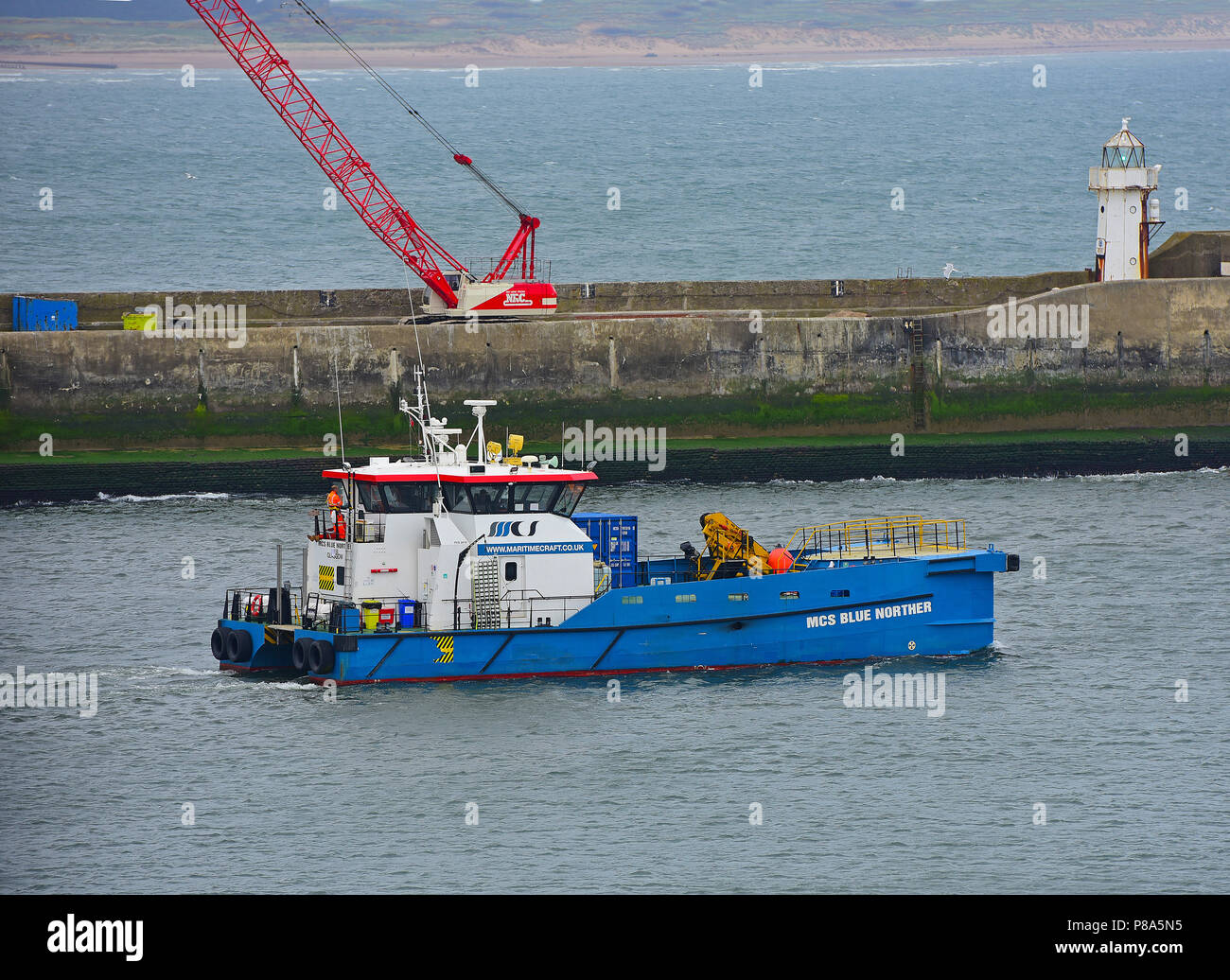 Le MCS Norther bleu tête de Aberdeen Harbour sur une tâche dans la mer du Nord. Banque D'Images