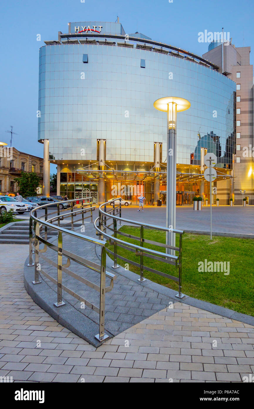 Hyatt Regency's modern façade en verre. Kiev, Ukraine . Pour votre conception Banque D'Images