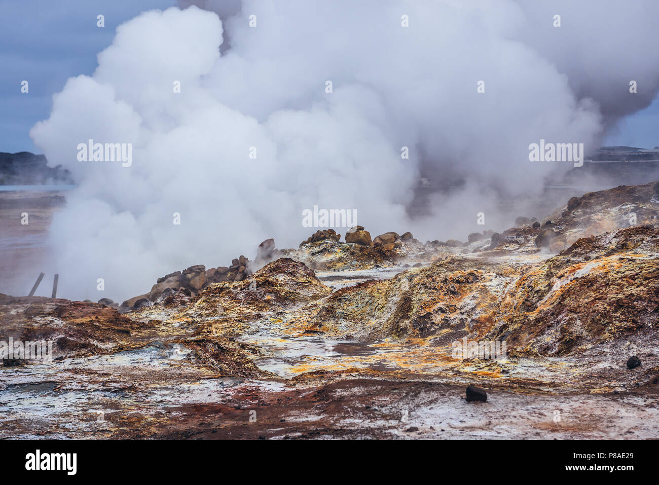 Dans la zone géothermique de Gunnuhver UNESCO Global Geopark Reykjanes près de Grindavik ville, le sud de l'Iceland Banque D'Images