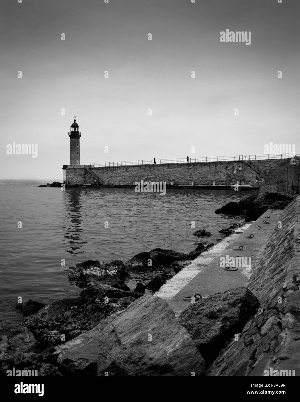 Un phare surplombe le port de Bastia Corse Banque D'Images