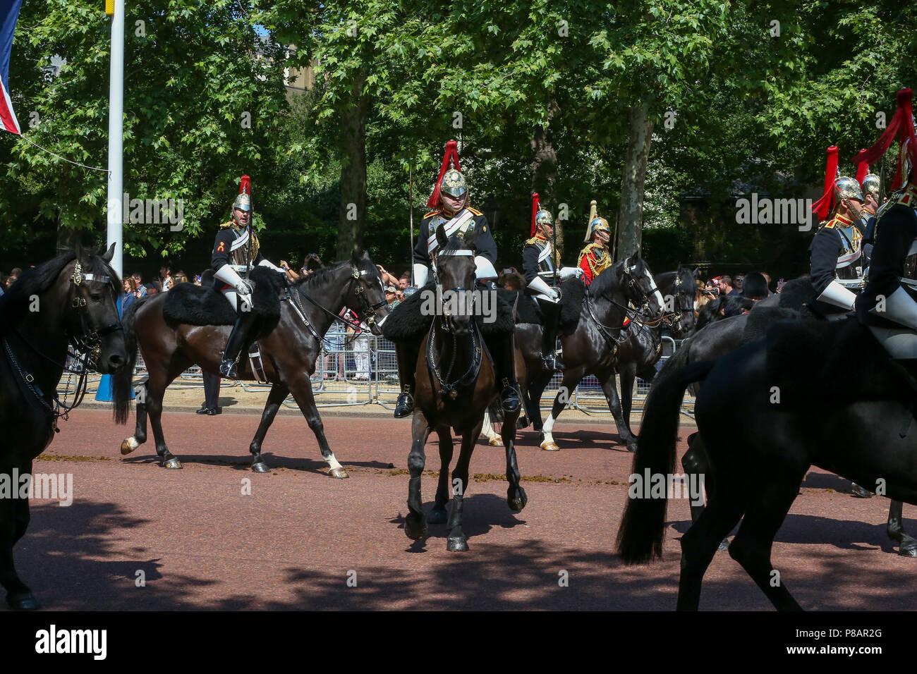 Sa Majesté la Reine Elizabeth II aux autres membres de la famille royale de voyager le long du Mall dans un chariot en haut pendant la parade la couleur qui marque la 92ème célébration de l'anniversaire officiel de la Reine d''atmosphère où : London, Royaume-Uni Quand : 09 Juin 2018 Crédit : Dinendra Haria/WENN Banque D'Images