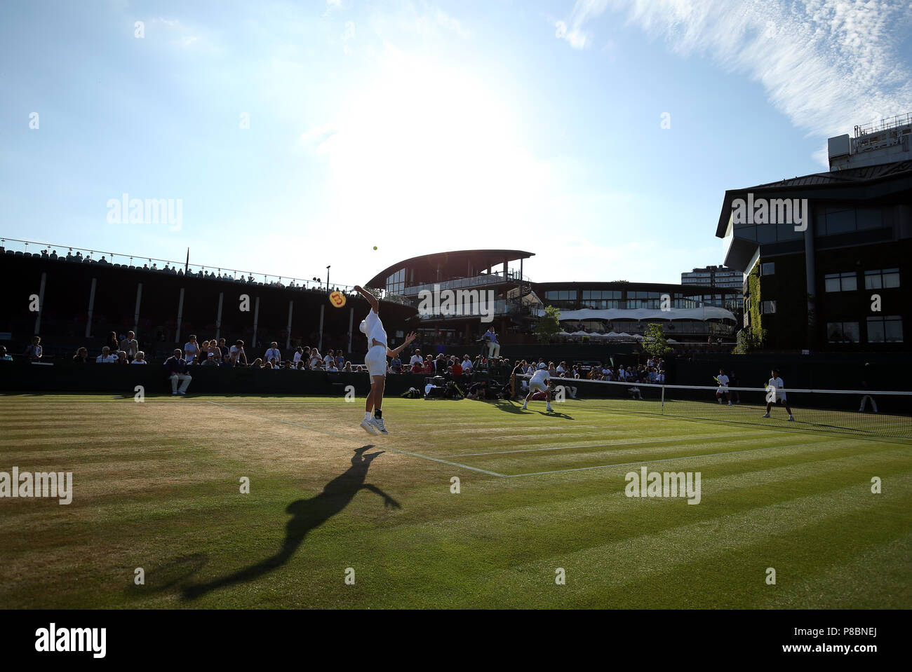 TAD Maclean et Anton Matusevich en action le huitième jour des championnats de Wimbledon au All England Lawn tennis and Croquet Club, Wimbledon. APPUYEZ SUR ASSOCIATION photo. Date de la photo: Mardi 10 juillet 2018. Voir PA Story TENNIS Wimbledon. Le crédit photo devrait se lire: Steven Paston/PA Wire. Banque D'Images