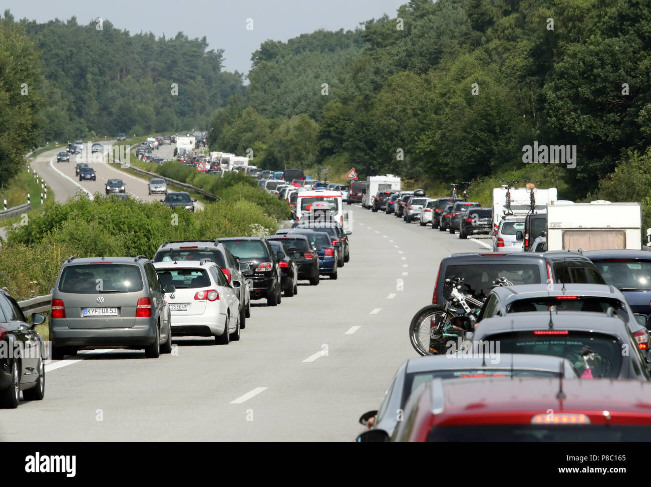 Altona, l'Allemagne, l'embouteillage sur l'A19 en direction nord avec formation d'une voie de sauvetage Banque D'Images