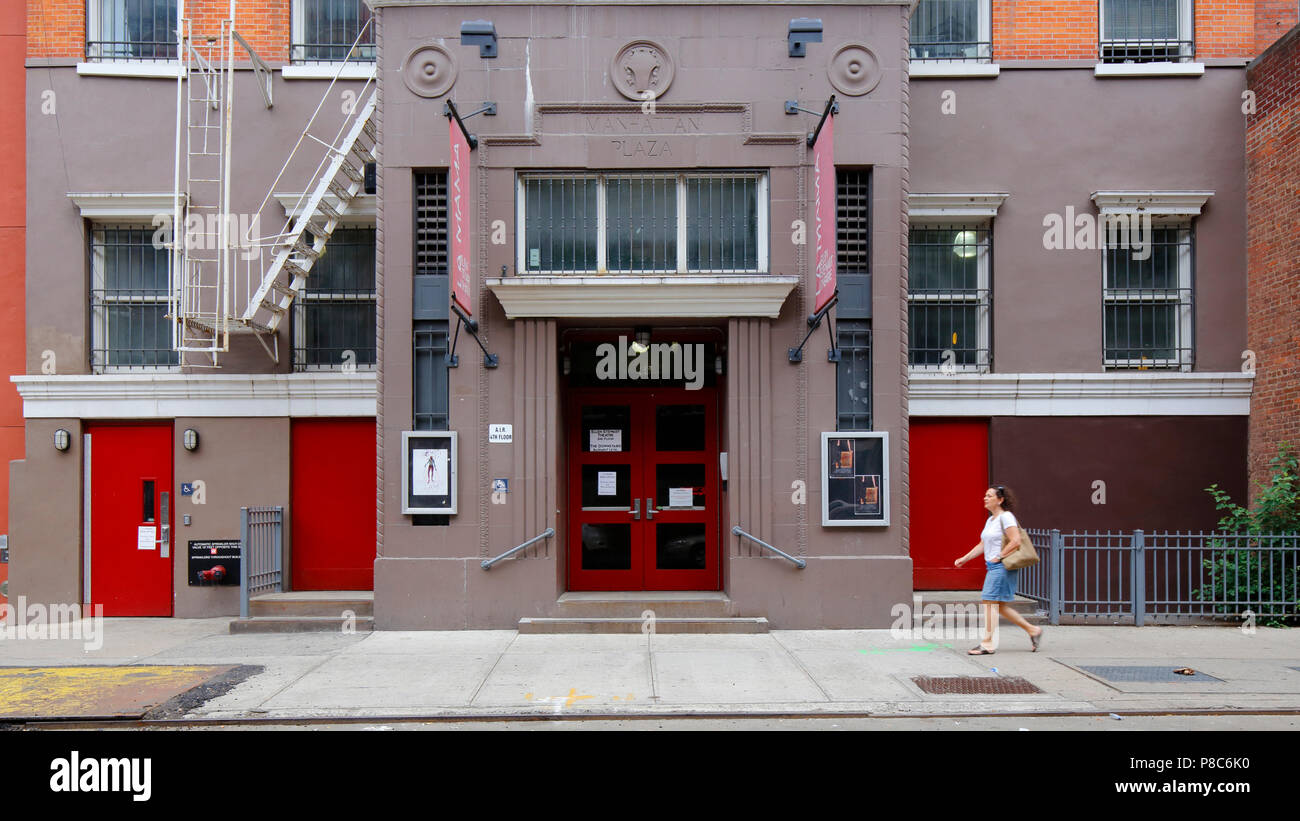 La Mama Ellen Stewart Theatre, 66 East 4th St, New York, NY de l'extérieur d'un espace de performance dans le quatrième bloc Arts district de Manhattan. Banque D'Images