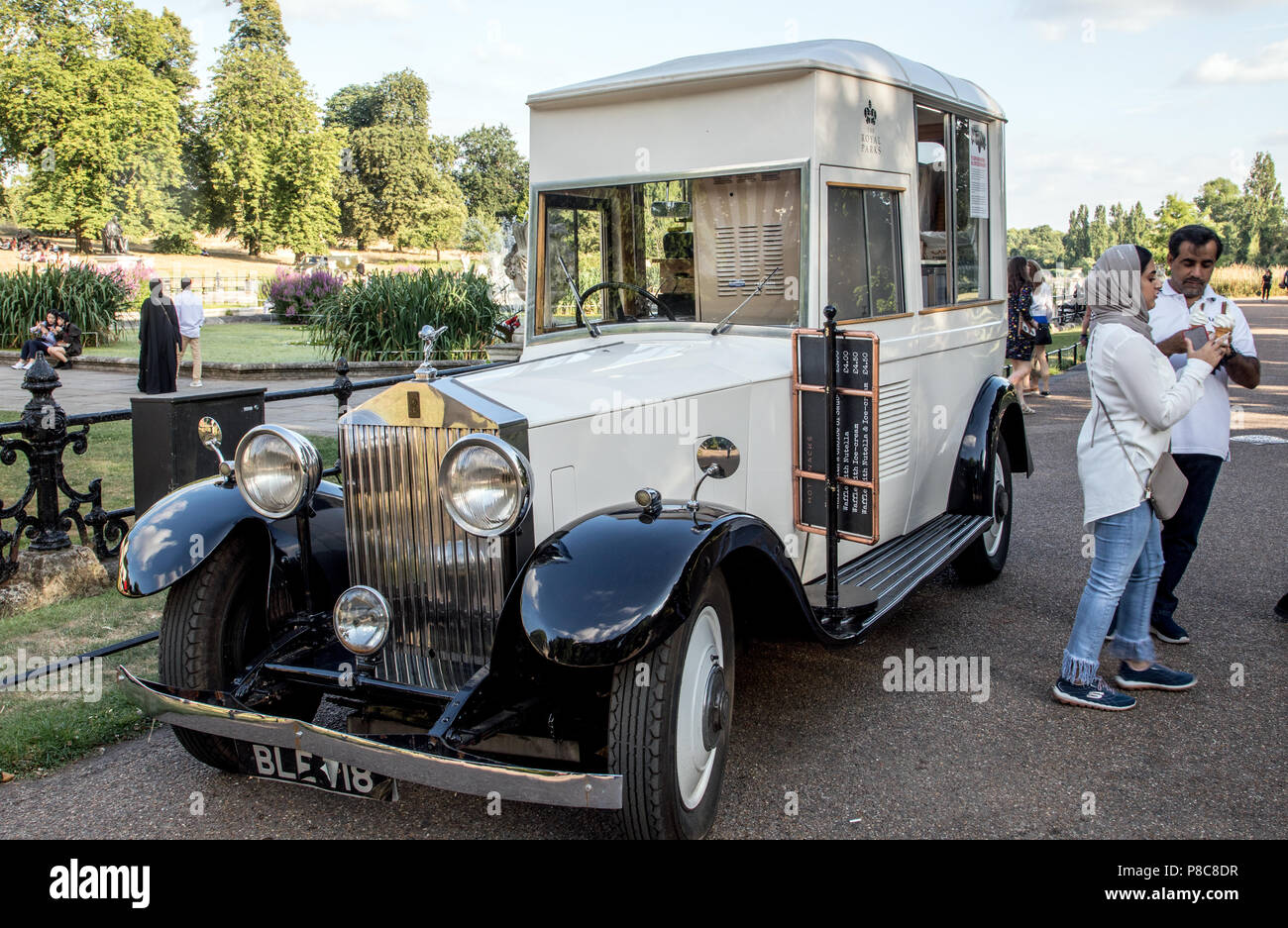 Rolls Royce Vintage Ice Cream Van Hyde Park London UK Banque D'Images