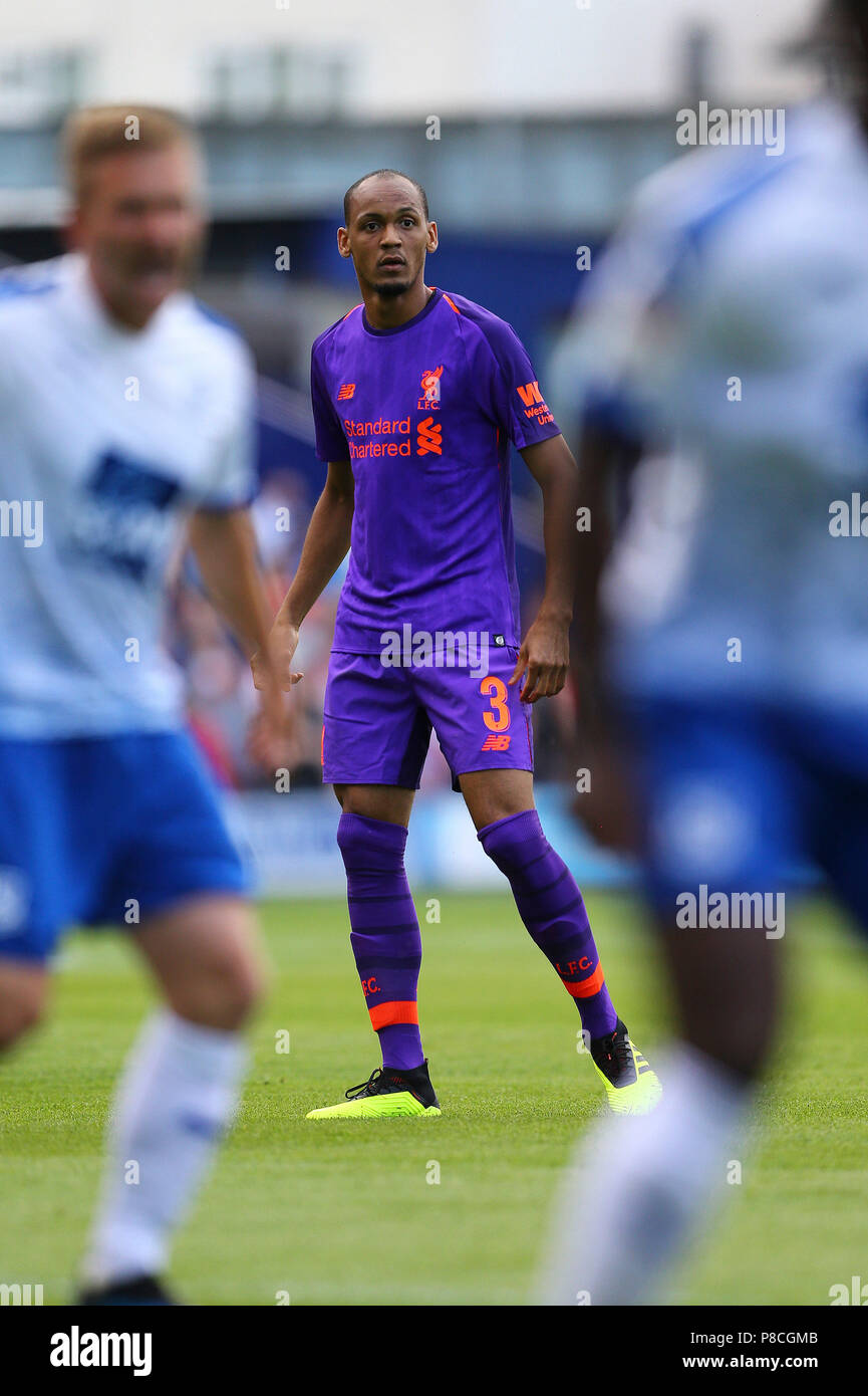 Fabinho de Liverpool regarde sur. La pré-saison match amical de football, Tranmere Rovers v Liverpool au Prenton Park à Birkenhead, Wirral le mardi 10 juillet 2018. Ce droit ne peut être utilisé qu'à des fins rédactionnelles. Usage éditorial uniquement, licence requise pour un usage commercial. Aucune utilisation de pari, de jeux ou d'un seul club/ligue/dvd publications. Photos par Chris Stading/Andrew Orchard la photographie de sport/Alamy live news Banque D'Images