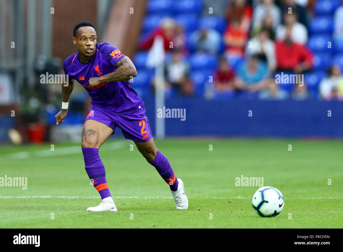 Nathaniel Clyne de Liverpool en action. La pré-saison match amical de football, Tranmere Rovers v Liverpool au Prenton Park à Birkenhead, Wirral le mardi 10 juillet 2018. Ce droit ne peut être utilisé qu'à des fins rédactionnelles. Usage éditorial uniquement, licence requise pour un usage commercial. Aucune utilisation de pari, de jeux ou d'un seul club/ligue/dvd publications. Photos par Chris Stading/Andrew Orchard la photographie de sport/Alamy live news Banque D'Images