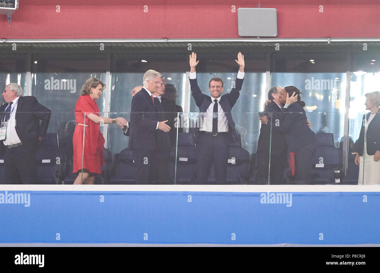 Belgique - France, football, Saint Petersburg, le 10 juillet 2018 Royals Roi de Belgique Mathilde und Philippe triste , Gianni Infantino (SUI) LE PRÉSIDENT DE LA FIFA, Emmanuel MACRON, Président France fête la victoire BELGIQUE - FRANCE 0-1 RUSSIE COUPE DU MONDE 2018, demi-finale, la saison 2018/2019, le 10 juillet 2018 à Saint-Pétersbourg, en Russie. © Peter Schatz / Alamy Live News Banque D'Images