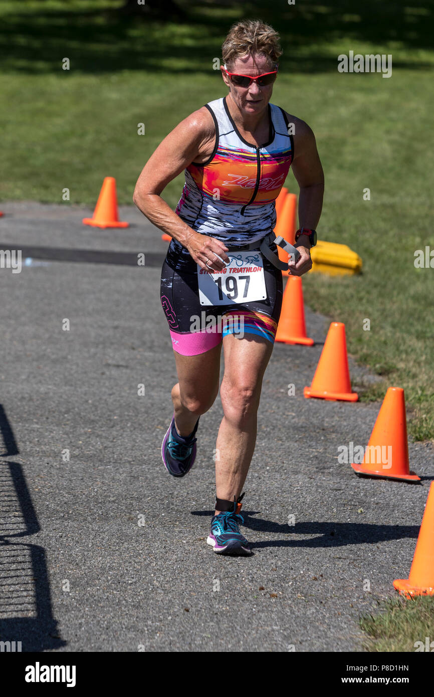 Darlene Kusaywa dans la compétition dans le segment run 2018 Triathlon Stissing Banque D'Images