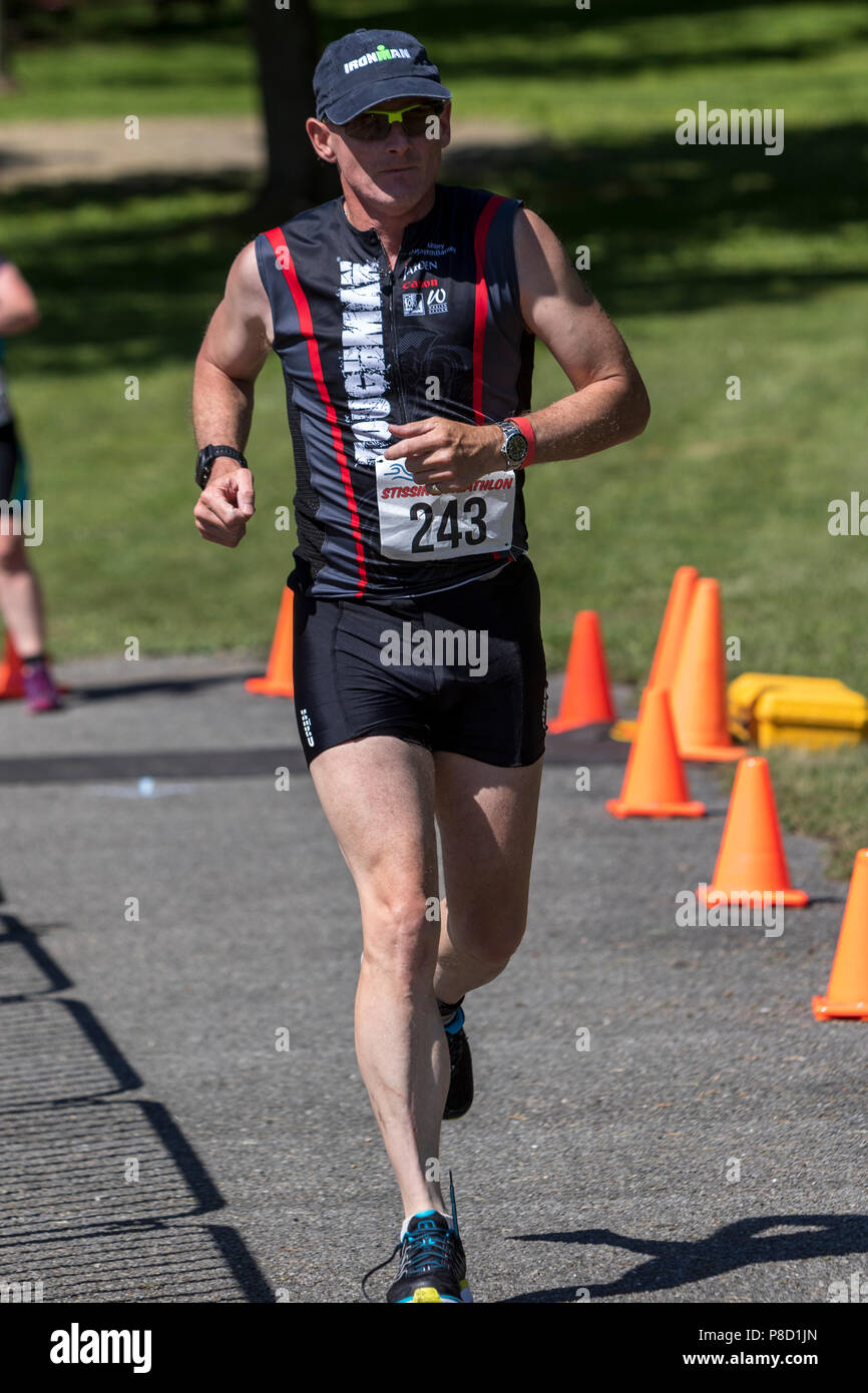 Anthony Stephens compétiteur dans la course dans le segment Stissing 2018 Triathlon Banque D'Images