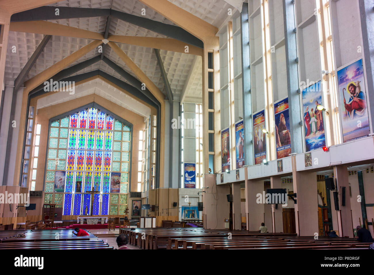 Intérieur de la Basilique Cathédrale de la Sainte Famille dans le centre de Nairobi. Banque D'Images