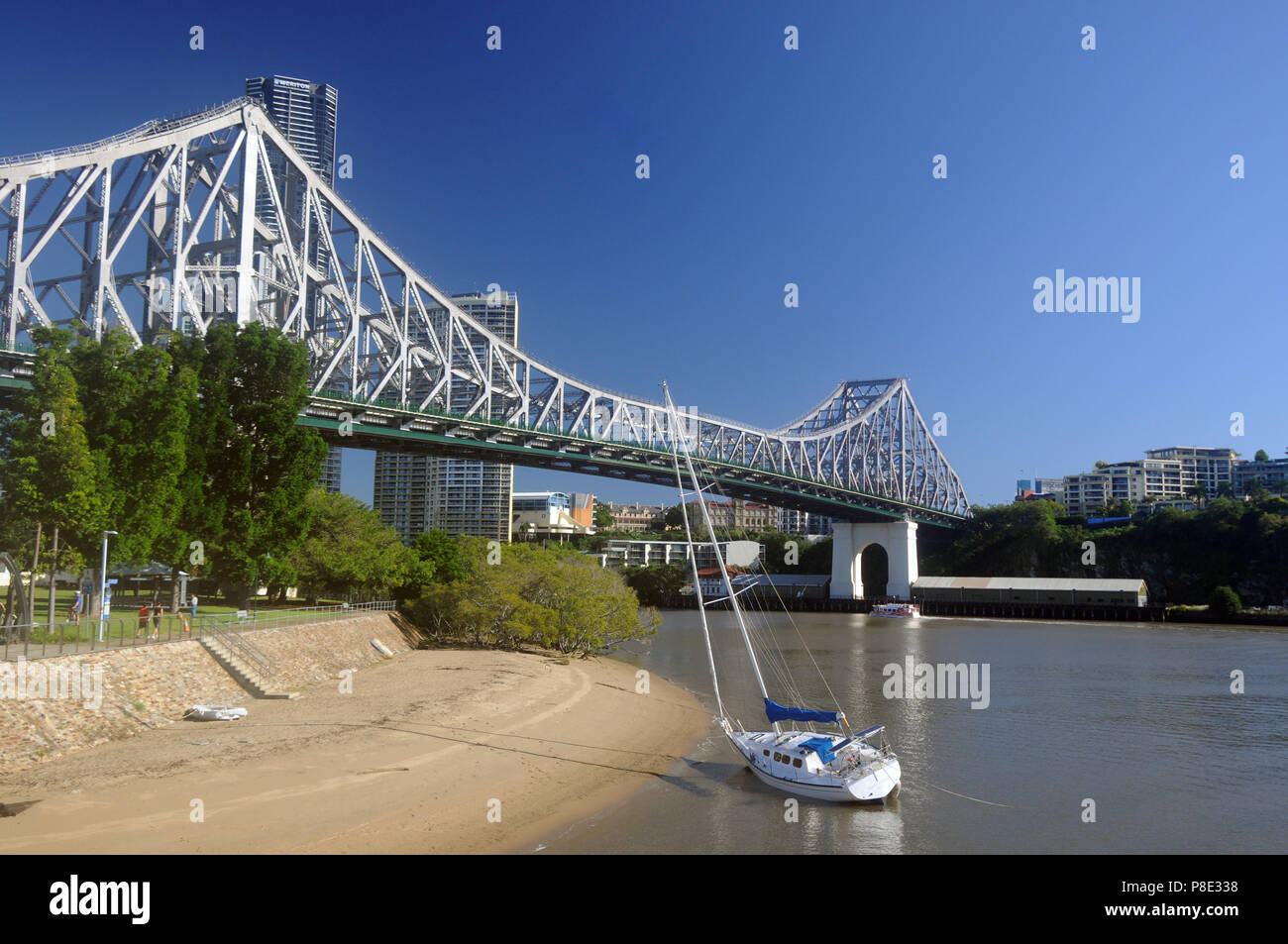 Location sur la plage au Kangaroo Point près de l'histoire, le pont de la Rivière de Brisbane, Queensland, Australie. Aucune communication ou MR Banque D'Images