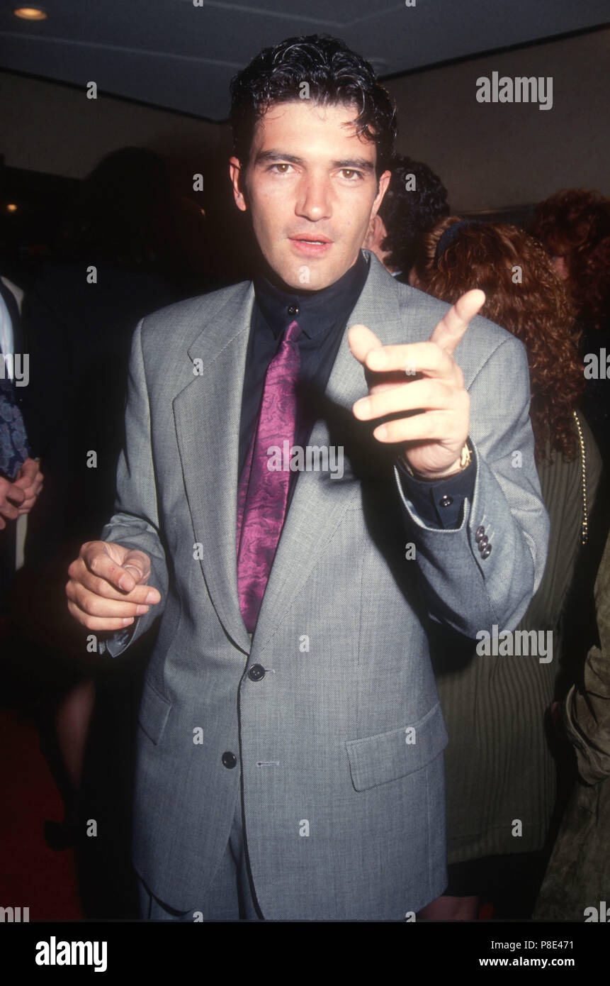 WESTWOOD, CA - le 26 février : l'Acteur Antonio Banderas assiste à la Warner Bros Pictures' 'Le Mambo Kings' création le 26 février 1992 à la Mann Bruin Theatre à Westwood, en Californie. Photo de Barry King/Alamy Stock Photo Banque D'Images