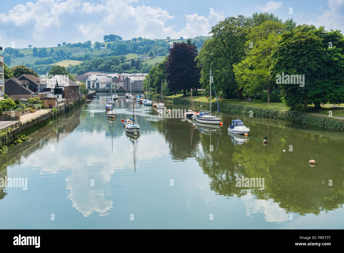 Totnes, Devon, UK - bateaux sur la rivière Dart. Banque D'Images