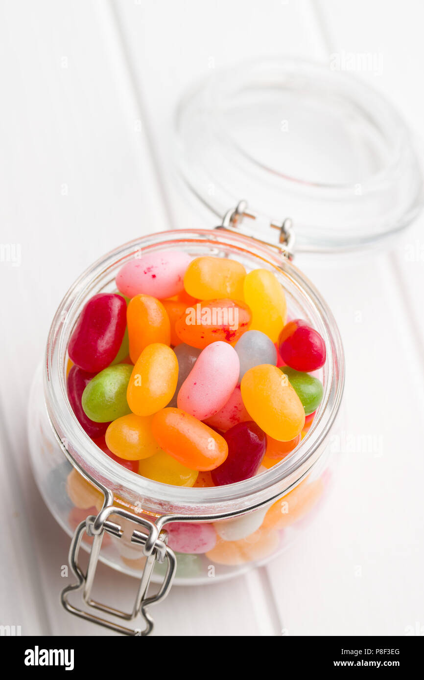 Sweet jelly beans dans le bocal. Banque D'Images