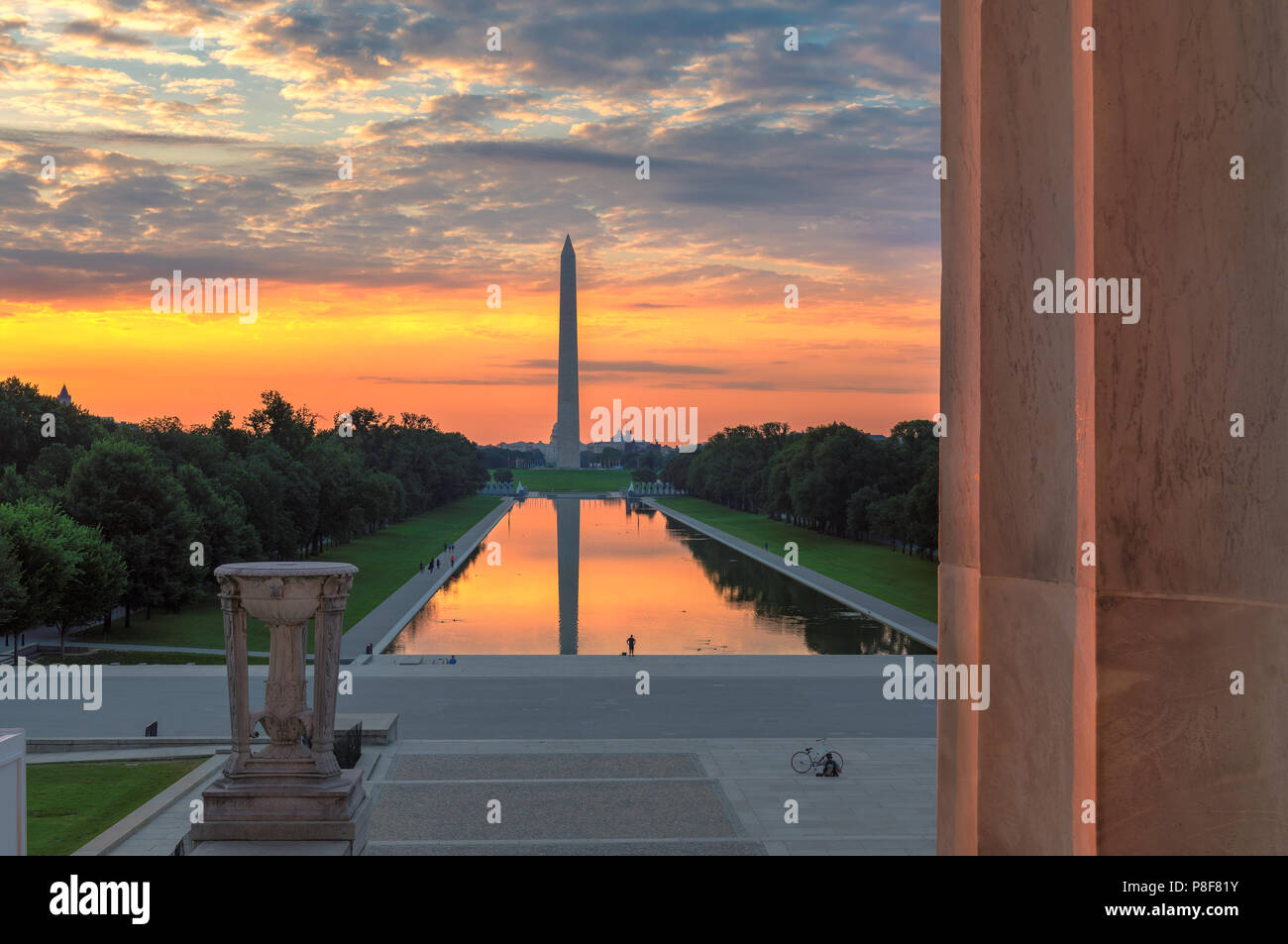 Washington Monument du Lincoln Memorial au lever du soleil Banque D'Images